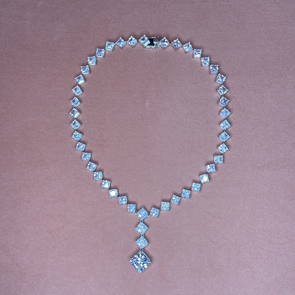 Jimmy Crystal New York Swarovski glamorous necklace